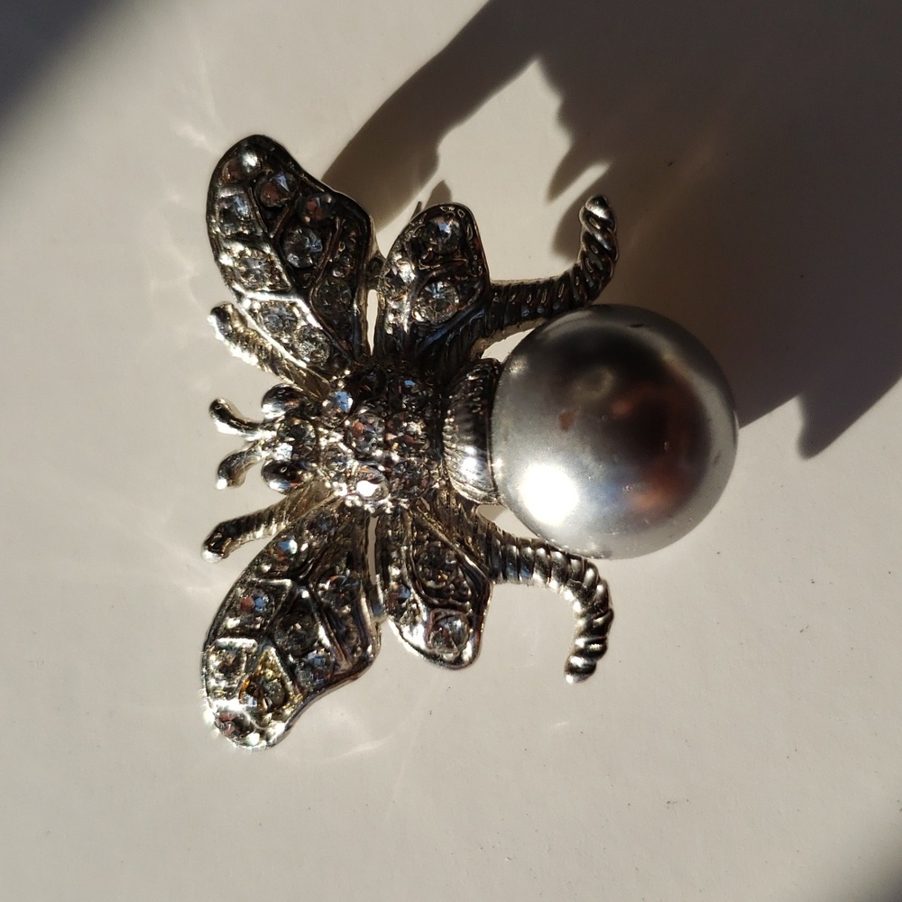 Silver Honey Bee Brooch Pin Tie Clip 1 inch